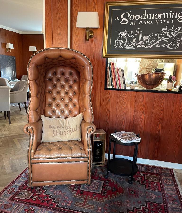 Park Hotel & Vinbar Frederikshavn Extérieur photo