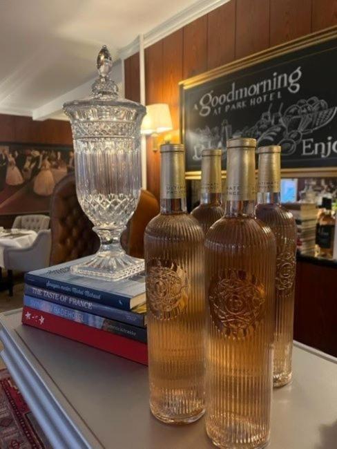 Park Hotel & Vinbar Frederikshavn Extérieur photo
