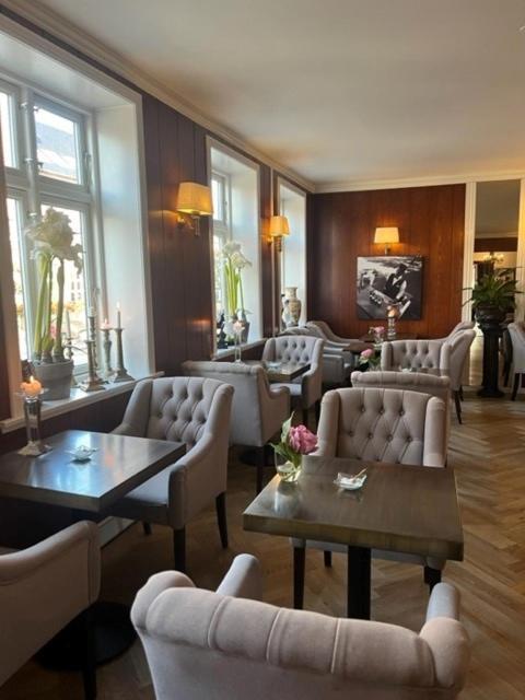 Park Hotel & Vinbar Frederikshavn Extérieur photo