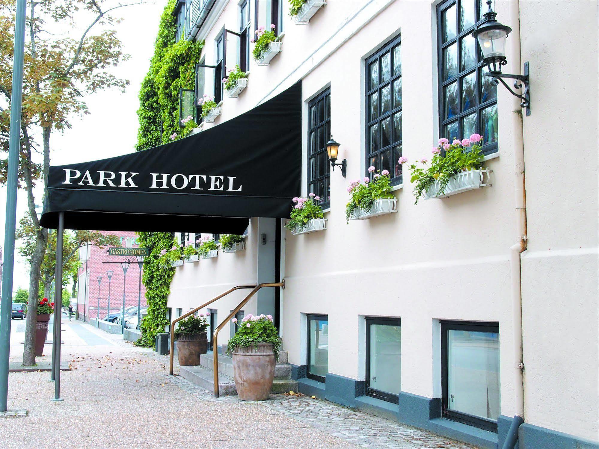 Park Hotel & Vinbar Frederikshavn Extérieur photo